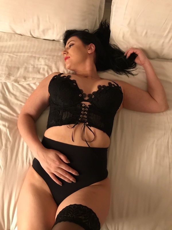 Escort Chafik, Tatabánya amazing adult service