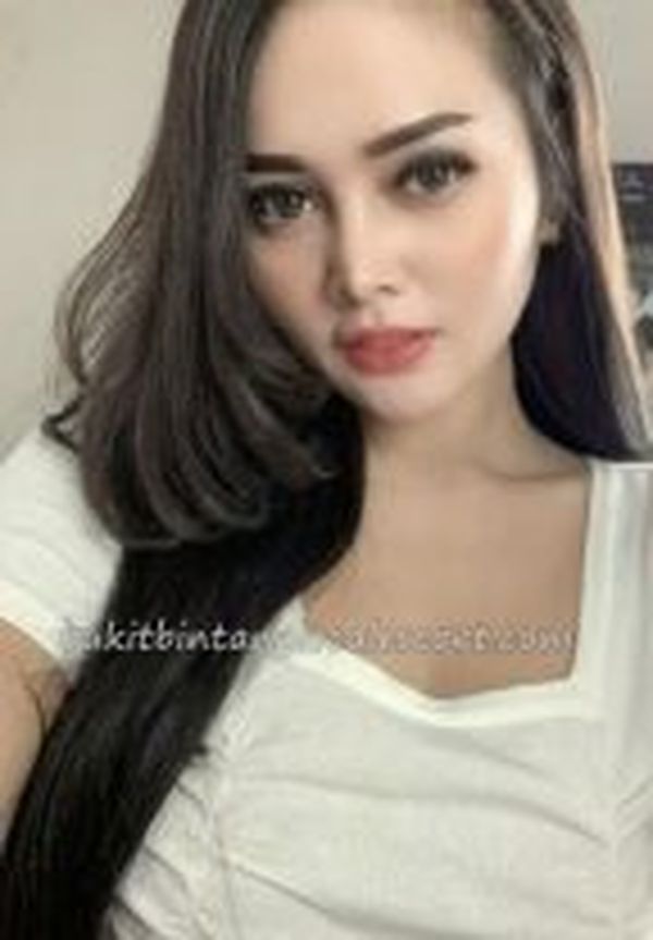 Escort Iyleana,Tatabánya outcall only in hotels