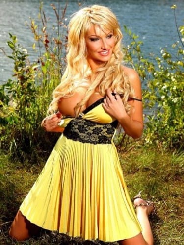 Escort Nyouma,Zalaegerszeg outcall only in hotels