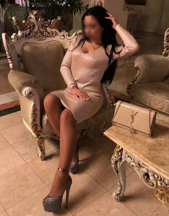 Satisfying sex service escort Arshika Veszprém